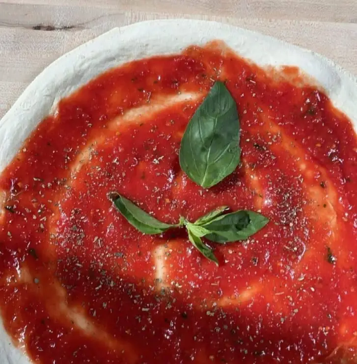 Tips on Using Store-bought Marinara Sauces in Your Pizza Recipes